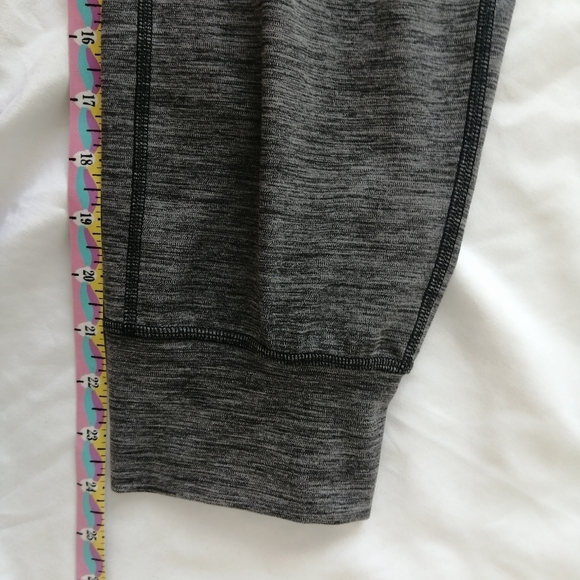 Lululemon Align Joggers 24" Crop Pants Heathered Black Grey Size 4 - Picture 15 of 16